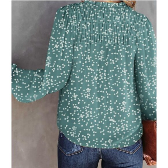 🌿 Dokotoo Women’s Green LS V Neck Smocked Blouse Top Size XL 🌿 - Picture 2 of 5